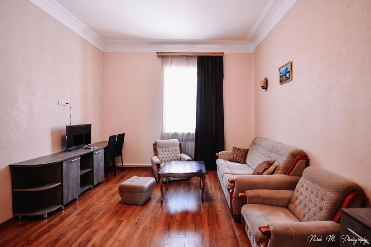 Apart Hotel Sayat-Nova Vanadzor Bagian luar foto